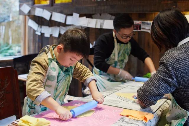 UKOEO親子DIY烘焙 | 這周末我們?cè)谥楹Ｉ卸及儇洝昂妗蹦汩_(kāi)心！